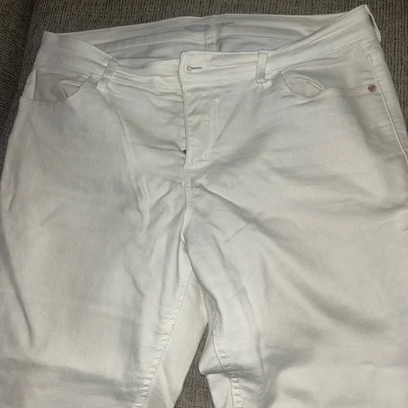 Old Navy Women's white super skinny ankle Jeans - Picture 2 of 6